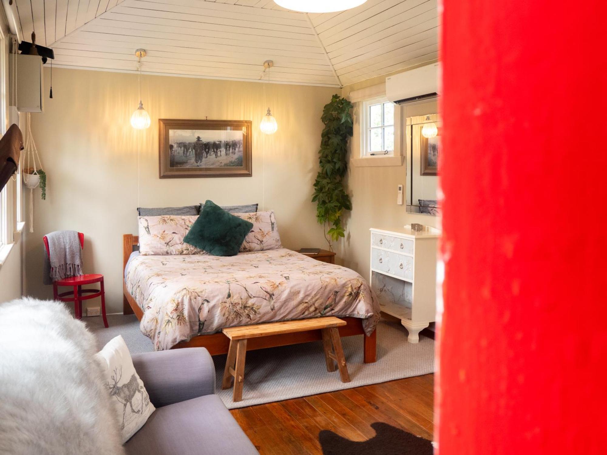 Little Red School House Villa Oamaru Exterior photo